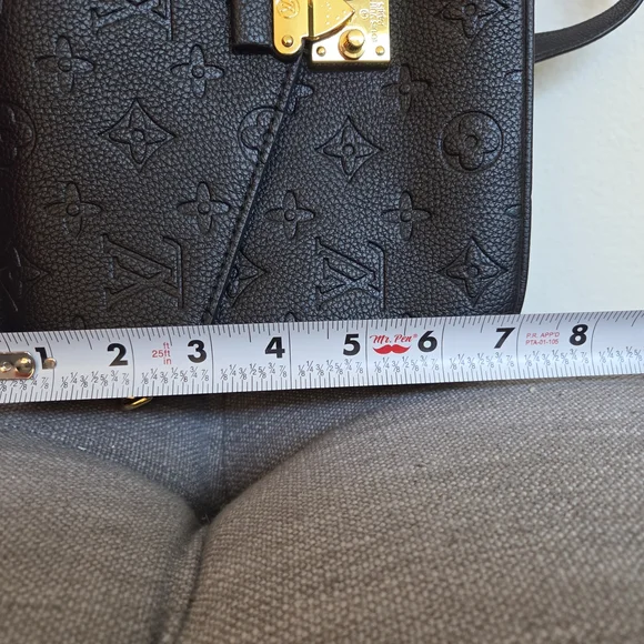 Black Crossbody Bag - Picture 6 of 10